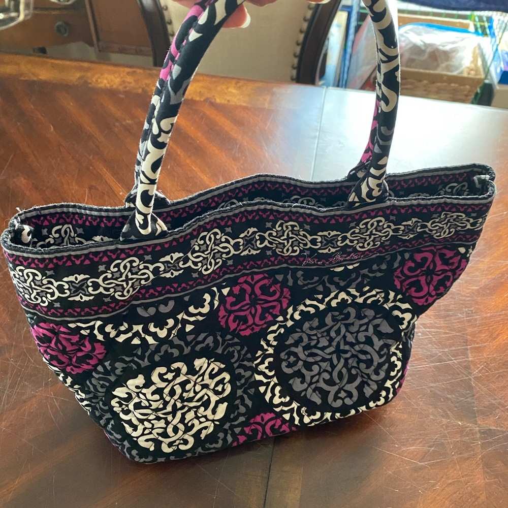 Elegant Vera Bradley Shoulder Bag - Picture 2 of 5